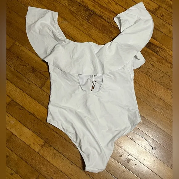 White off the shoulder one piece swimsuit - Picture 6 of 8